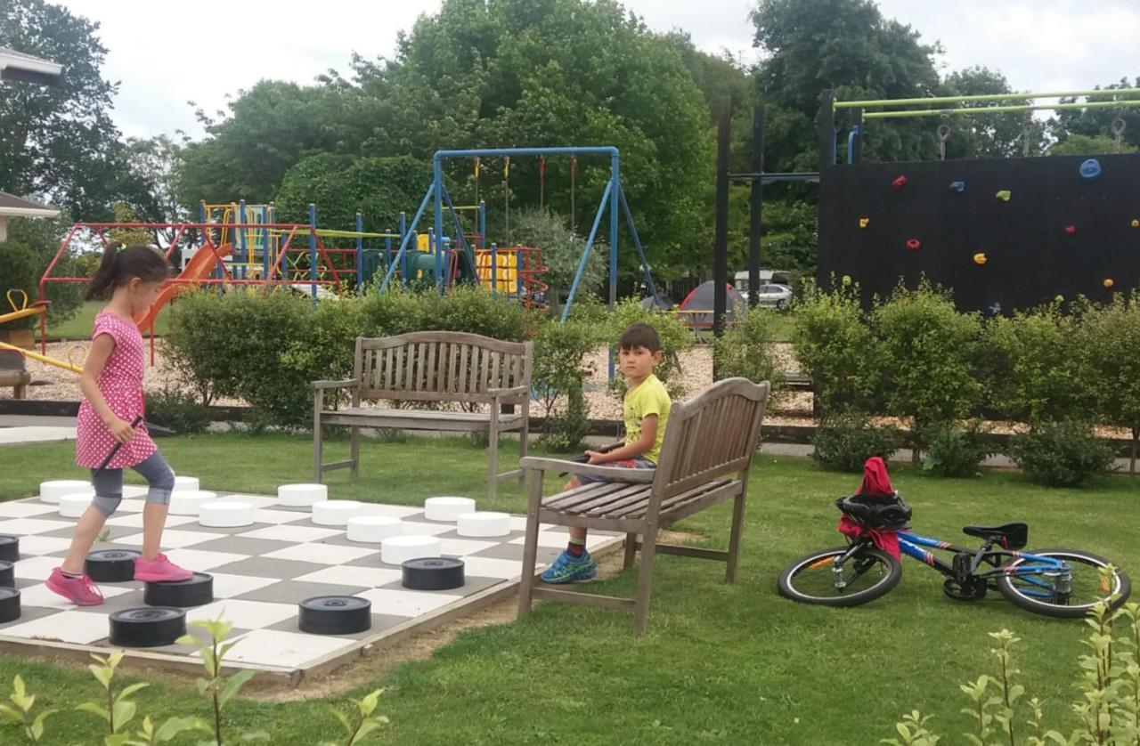 Levin Top 10 Holiday Park מראה חיצוני תמונה